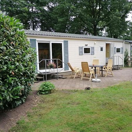 Chalet 4-6 Personen Epe F15 Van Alle Gemakken Voorzien Max Aantal Volwassen Personen Bedraagt 4 Exterior photo